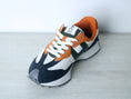 Load image into Gallery viewer, Sneaker
